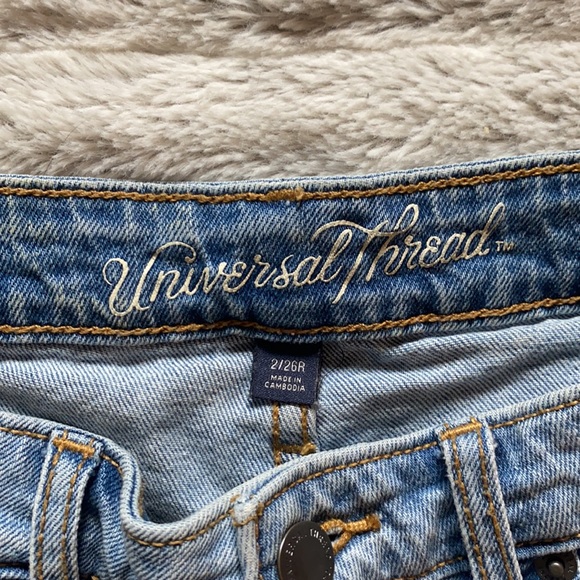 Universal Thread Shorts - Picture 3 of 4